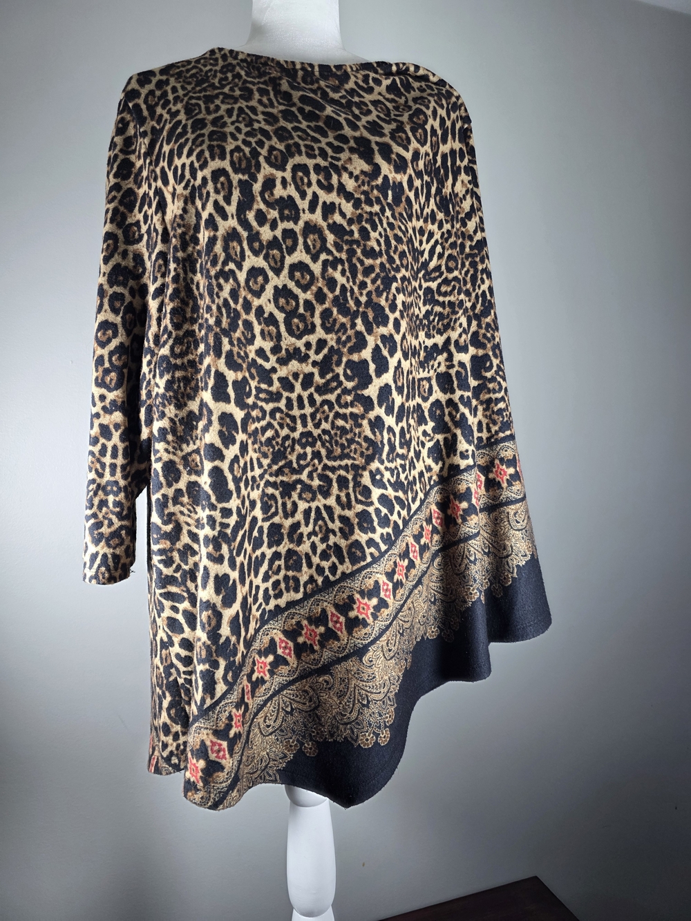 Ruby Rd. Women’s 3X Leopard Print Asymmetrical Tunic Top Paisley Border